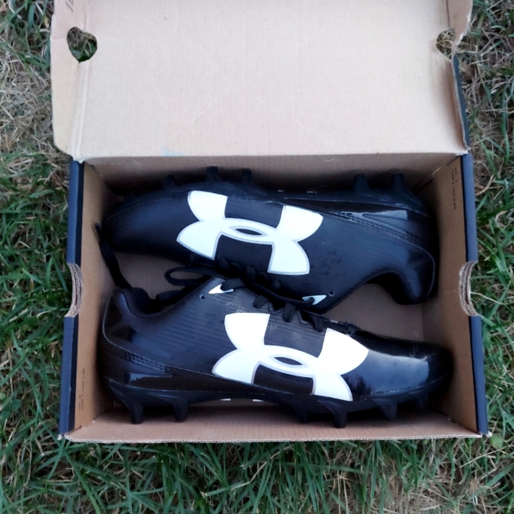 NWB Softball cleats